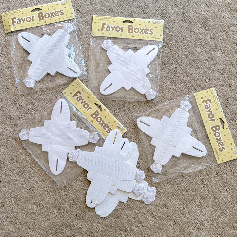 NEW white favor boxes